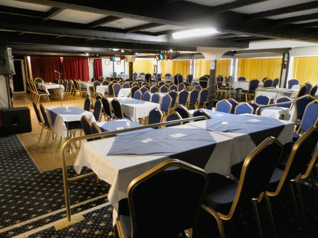 Wayside Cheer Hotel Castel Buitenkant foto