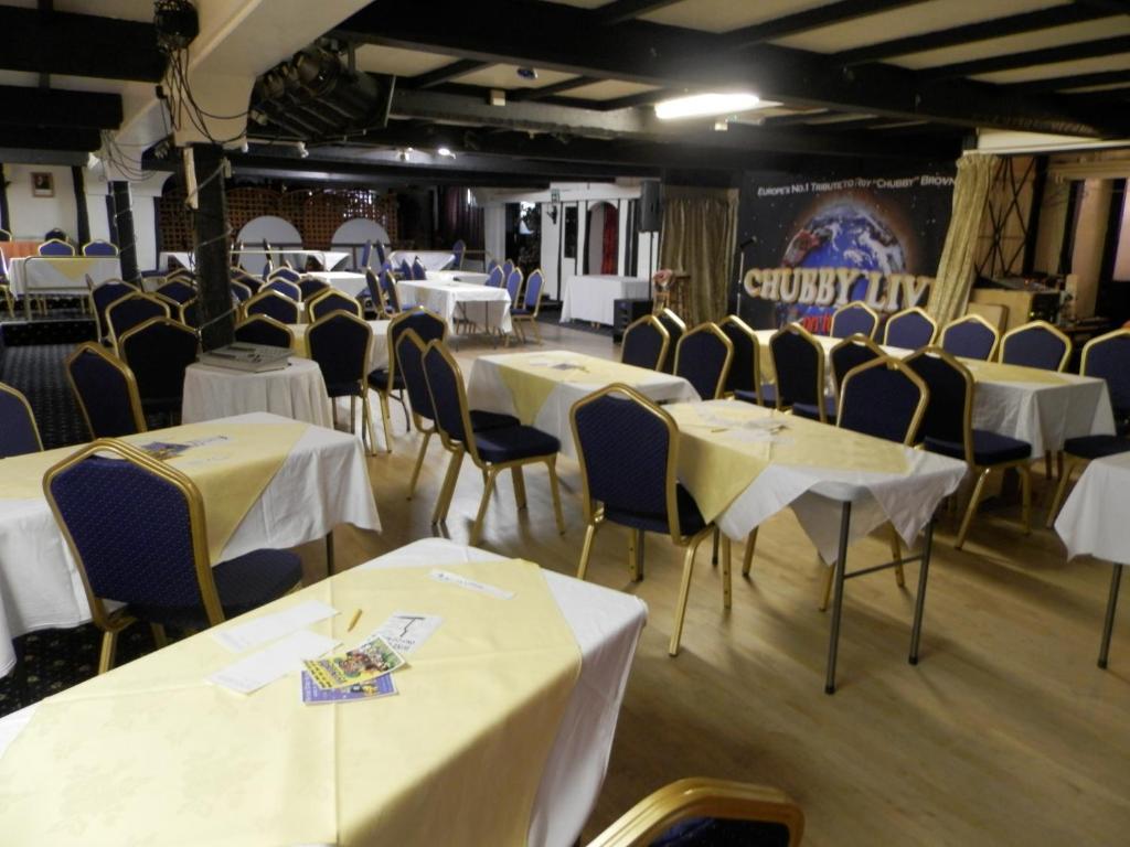 Wayside Cheer Hotel Castel Buitenkant foto