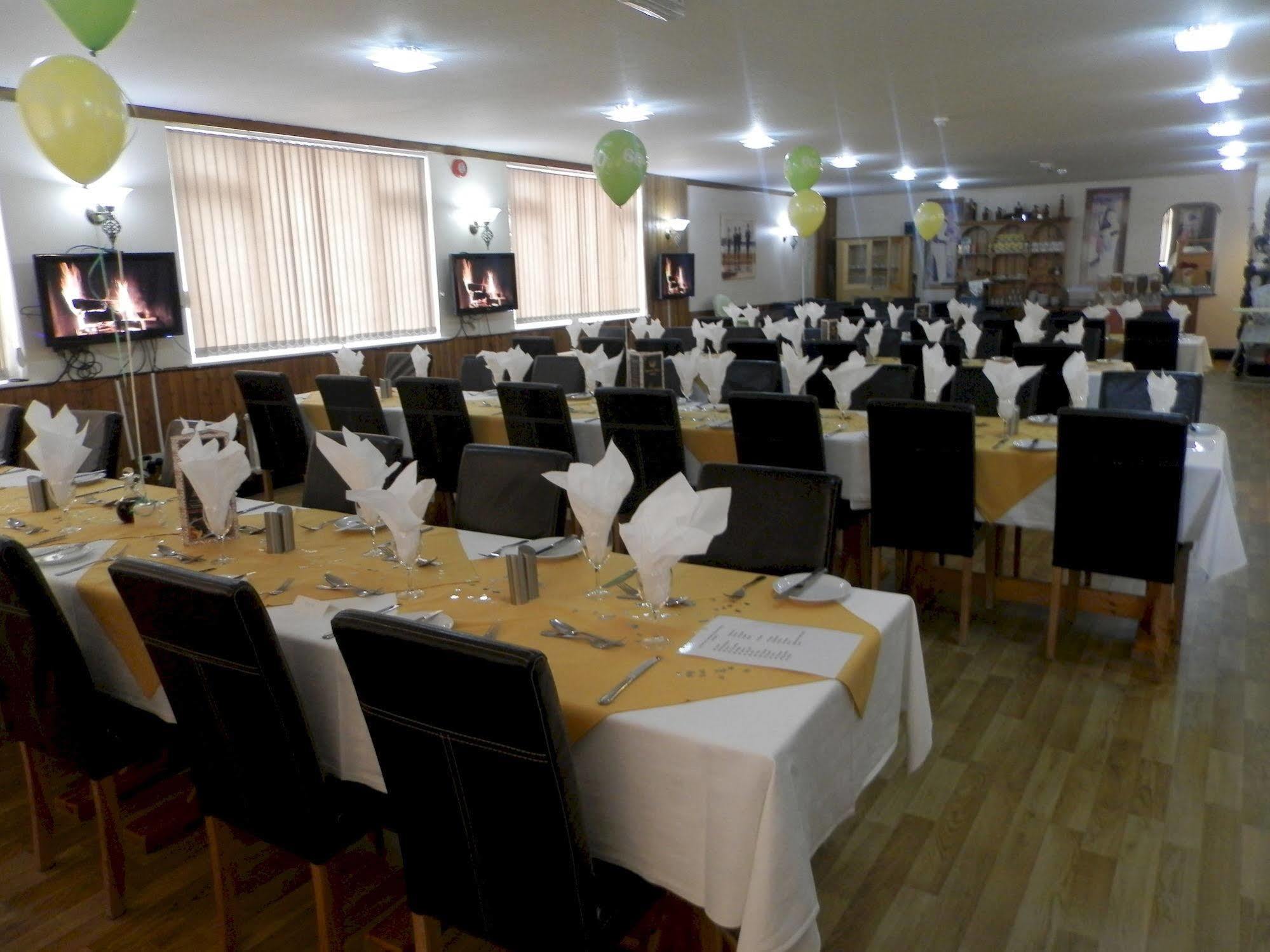 Wayside Cheer Hotel Castel Buitenkant foto