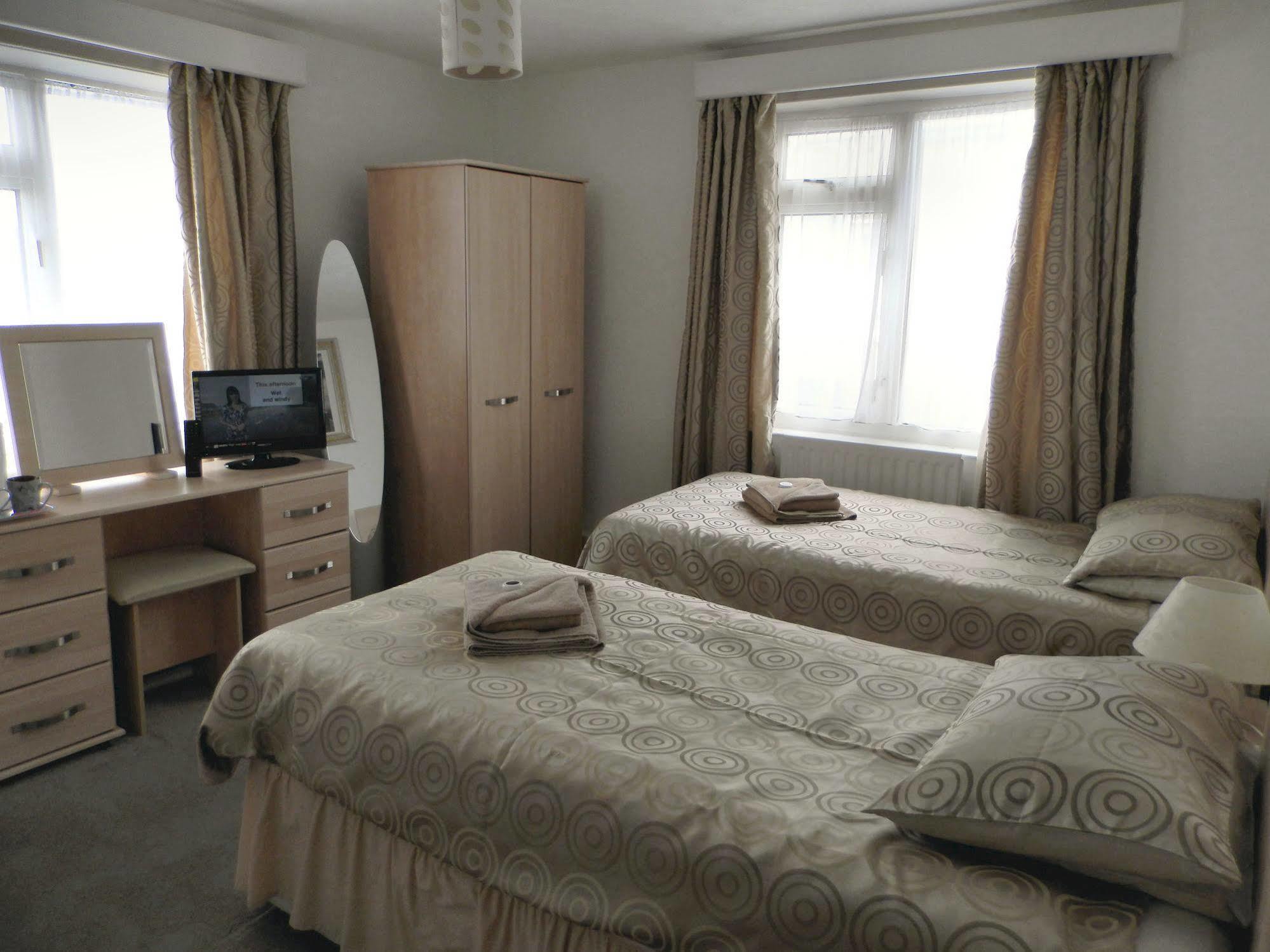 Wayside Cheer Hotel Castel Buitenkant foto