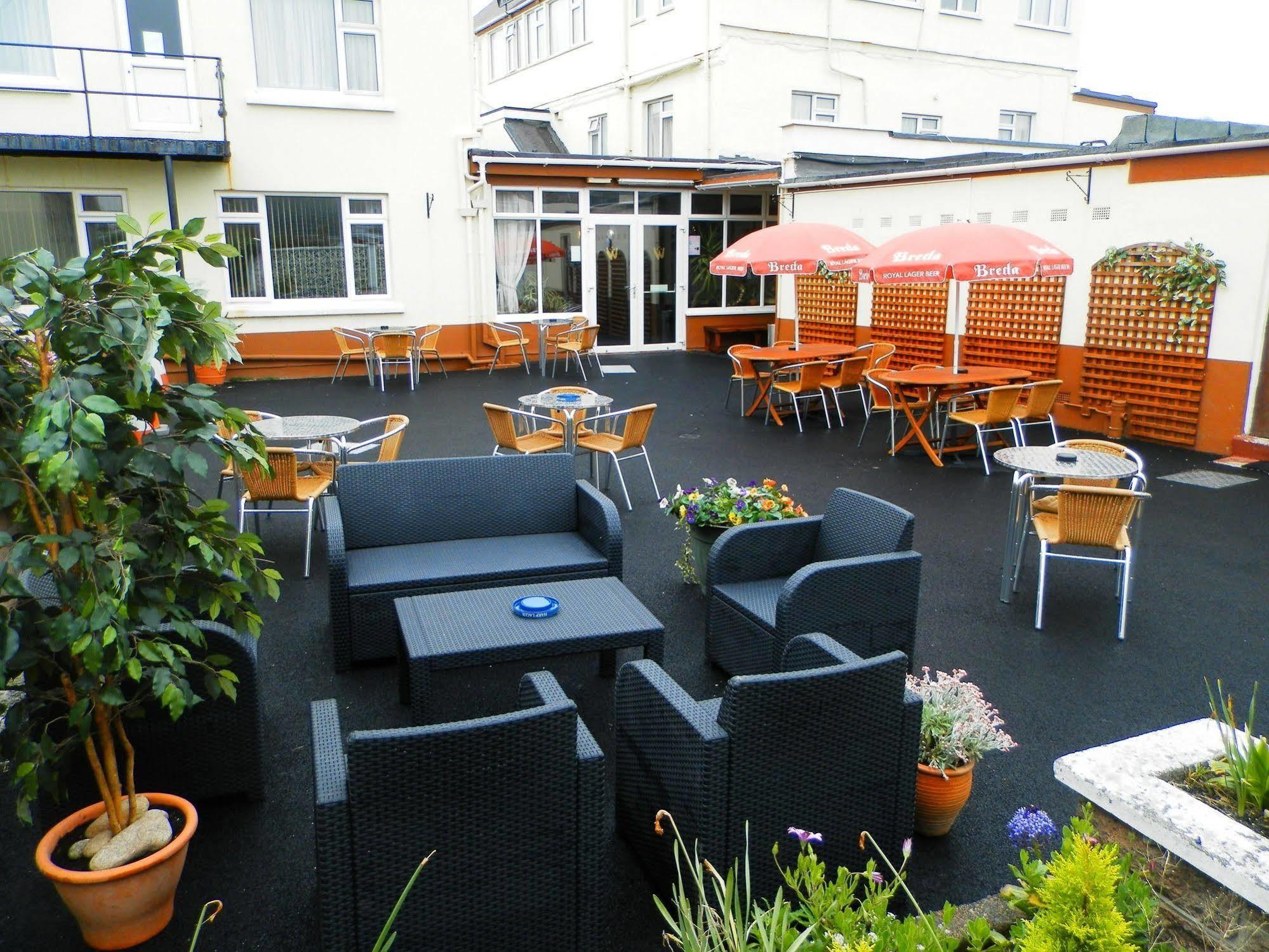 Wayside Cheer Hotel Castel Buitenkant foto